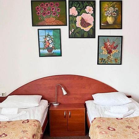 Hotel Sjesta มิโกวูฟ ภายนอก รูปภาพ