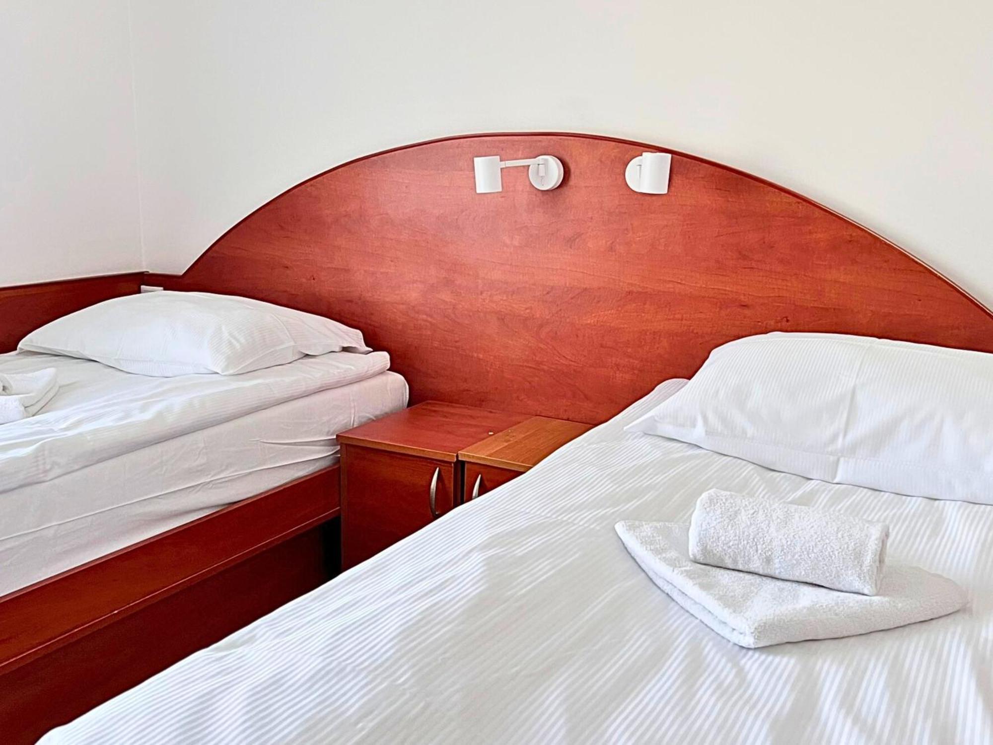 Hotel Sjesta มิโกวูฟ ภายนอก รูปภาพ