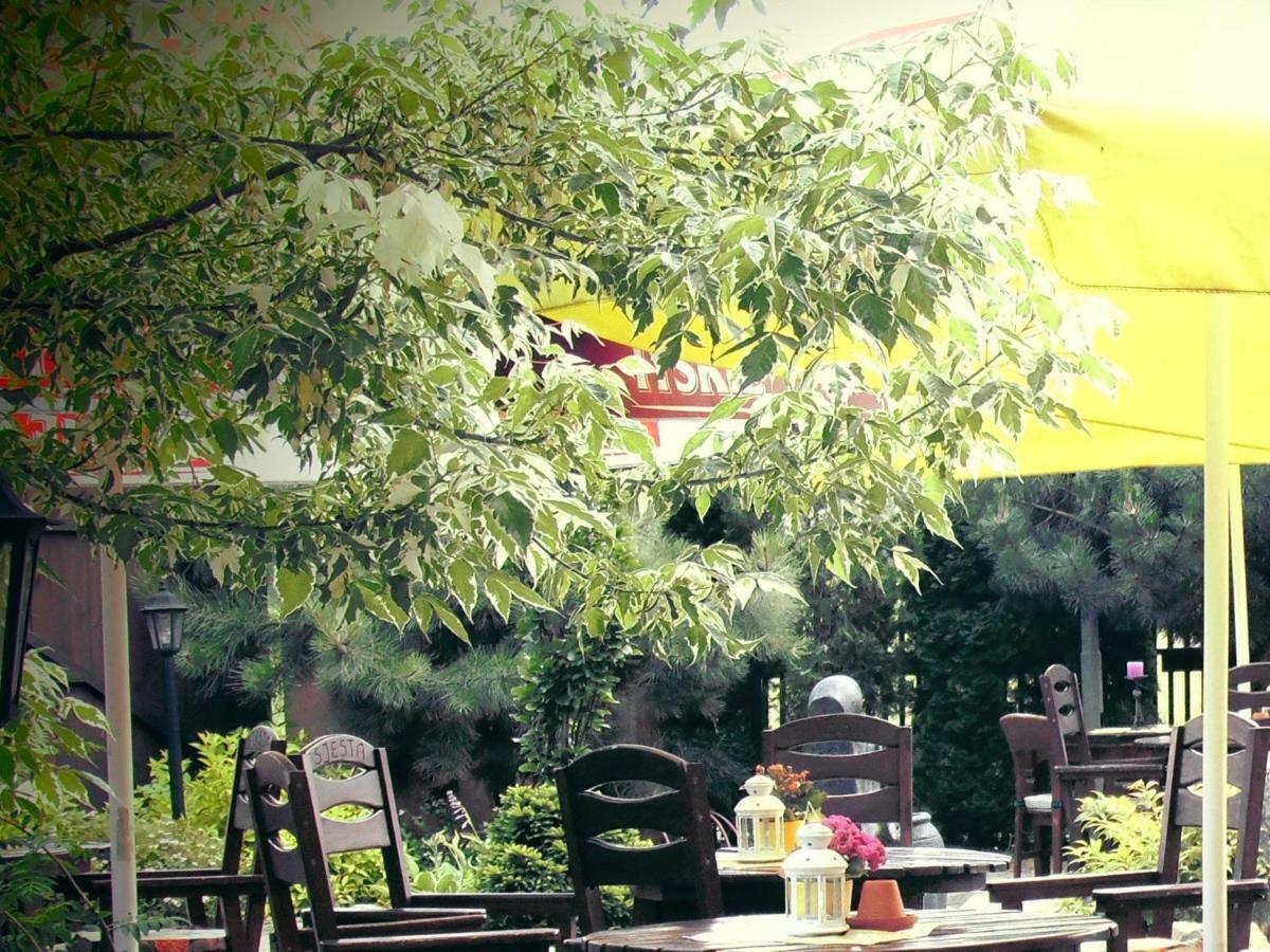 Hotel Sjesta มิโกวูฟ ภายนอก รูปภาพ